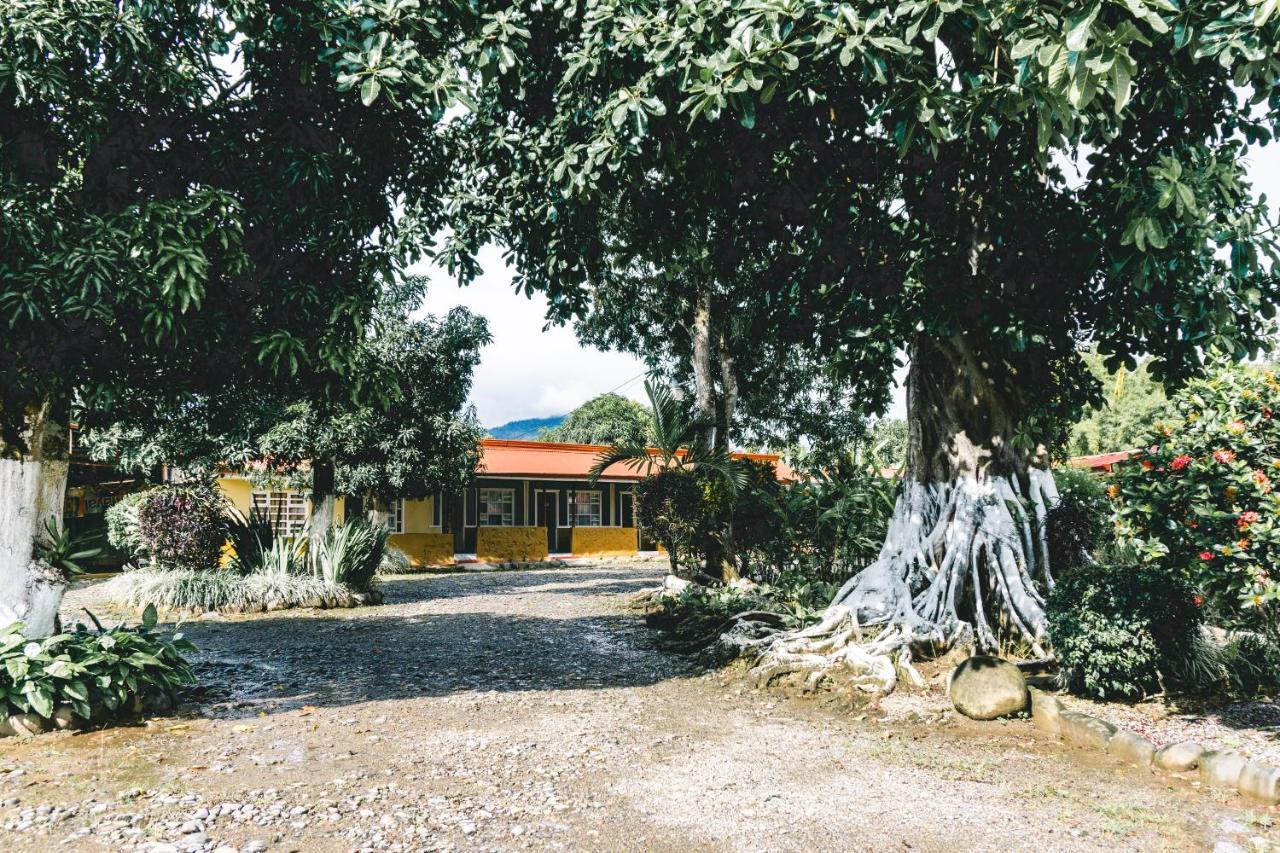 Cabinas El Prado San Isidro De El General Bagian luar foto