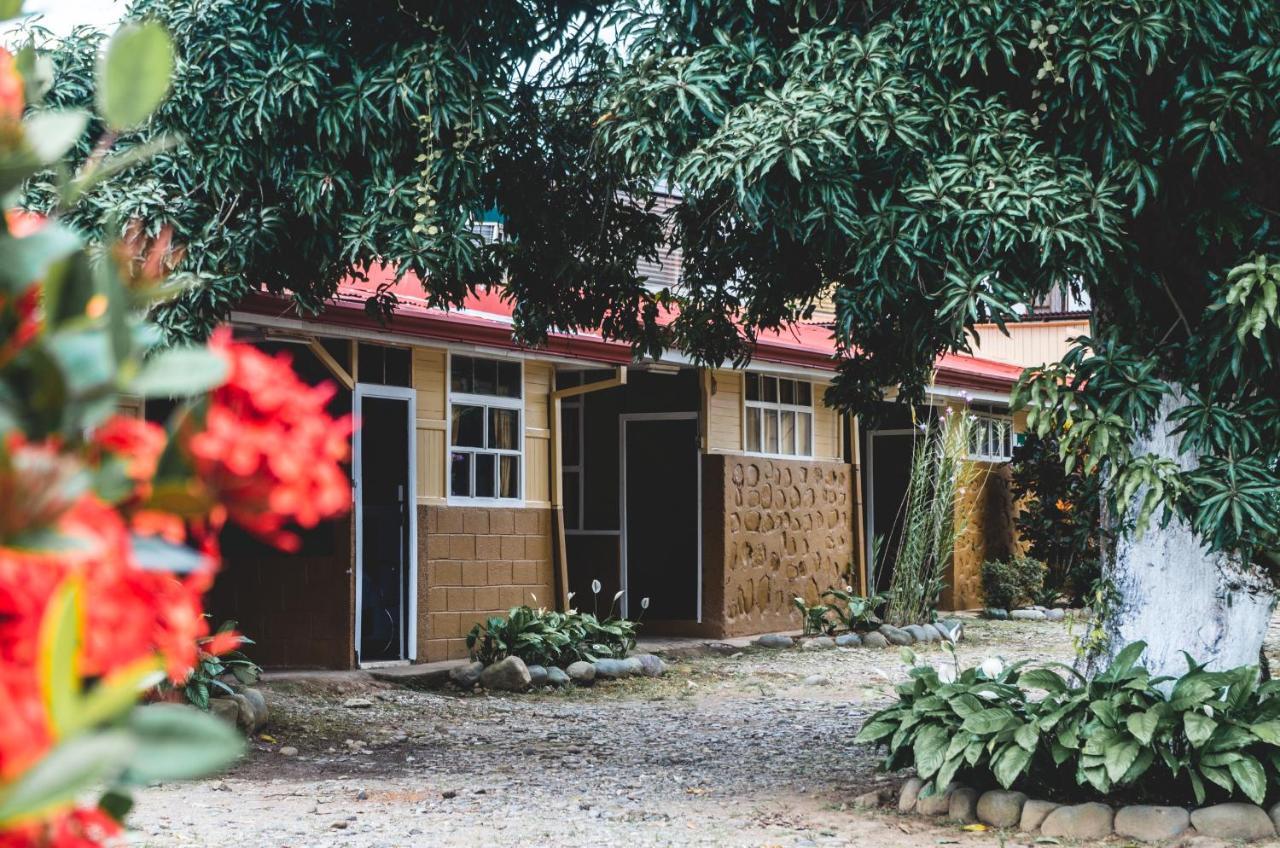 Cabinas El Prado San Isidro De El General Bagian luar foto
